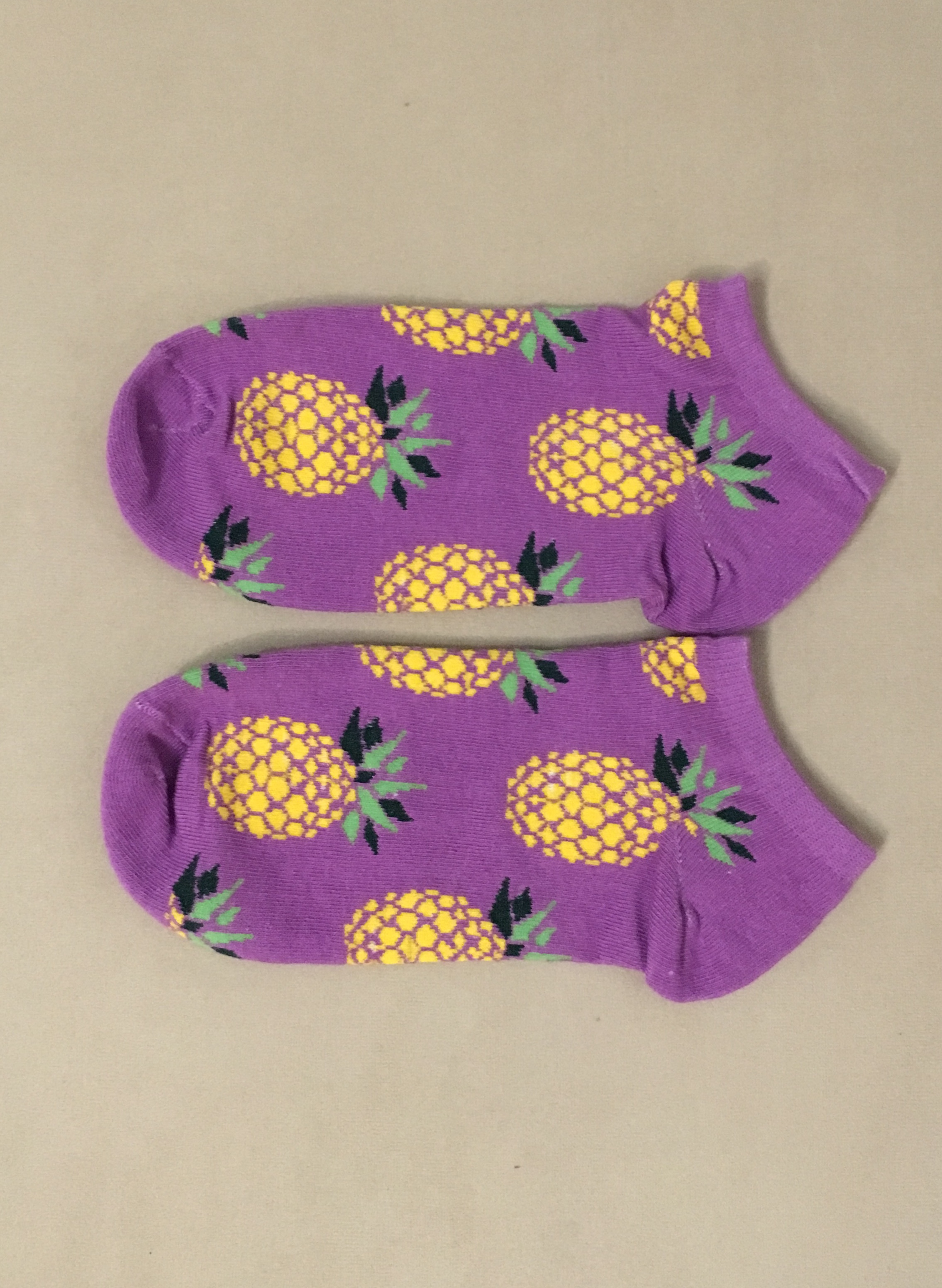 Ponožky členkové fialové s ananásom